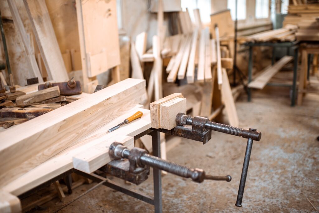 Old pressures in the carpentry shop